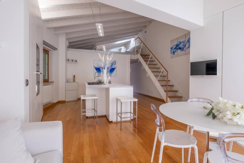 Happy Guest Apartments - Lake & Style Riva di Solto Exterior foto